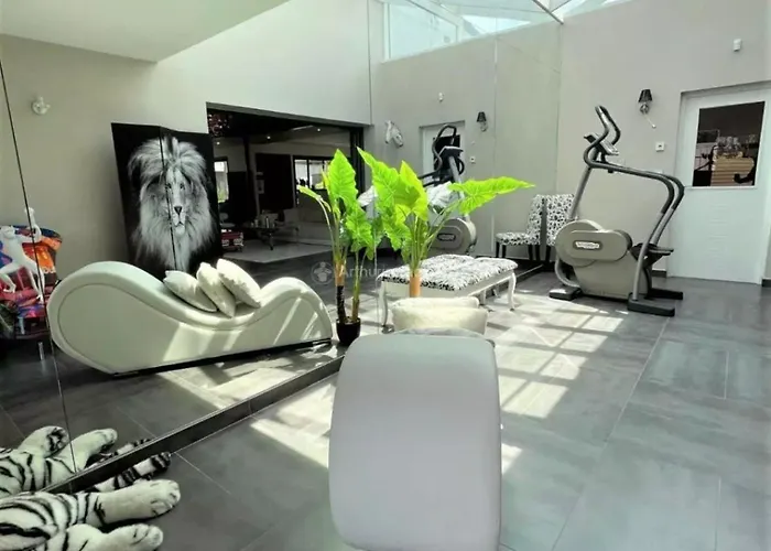 Summer House * 생 힐레르 드 리에