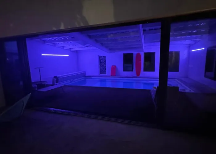 Summer House 생 힐레르 드 리에